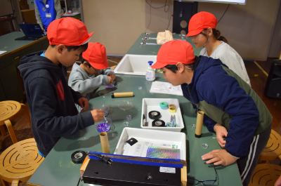 万華鏡づくりの様子②